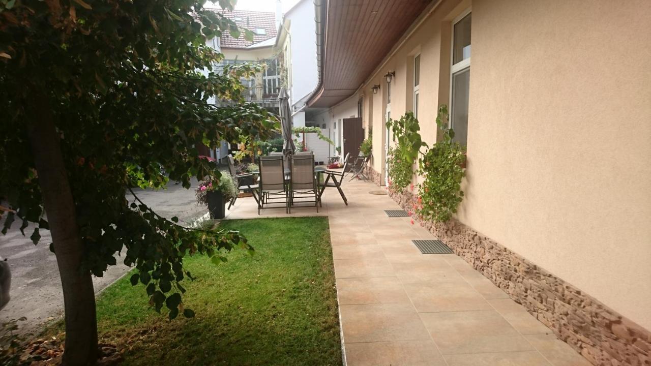 Nobilis Apartman Eger Exterior foto
